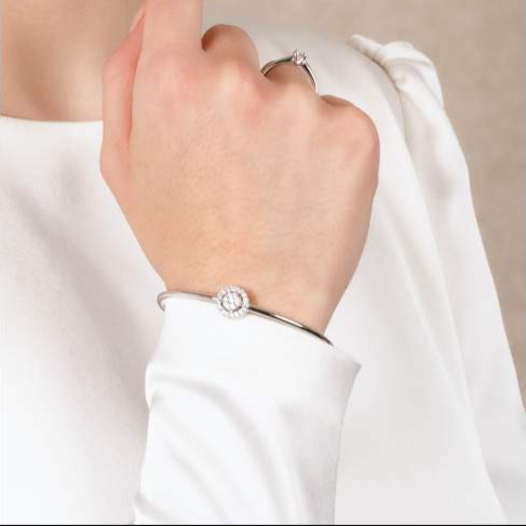 Pulsera semi rígida de plata de primera ley (925) con baño de rodio y circonita incolora