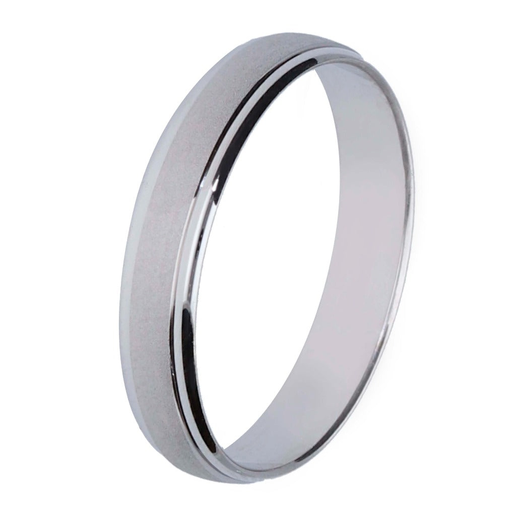 Alianza plana en oro blanco de 18 quilates. Joyería Pamplona.