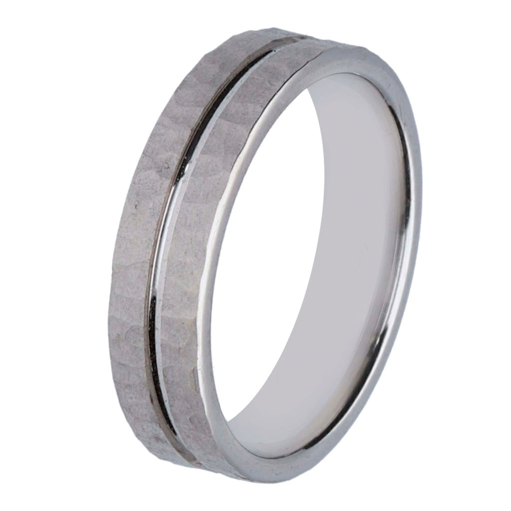 Alianza confort en oro blanco de 18 quilates. Joyería Pamplona.