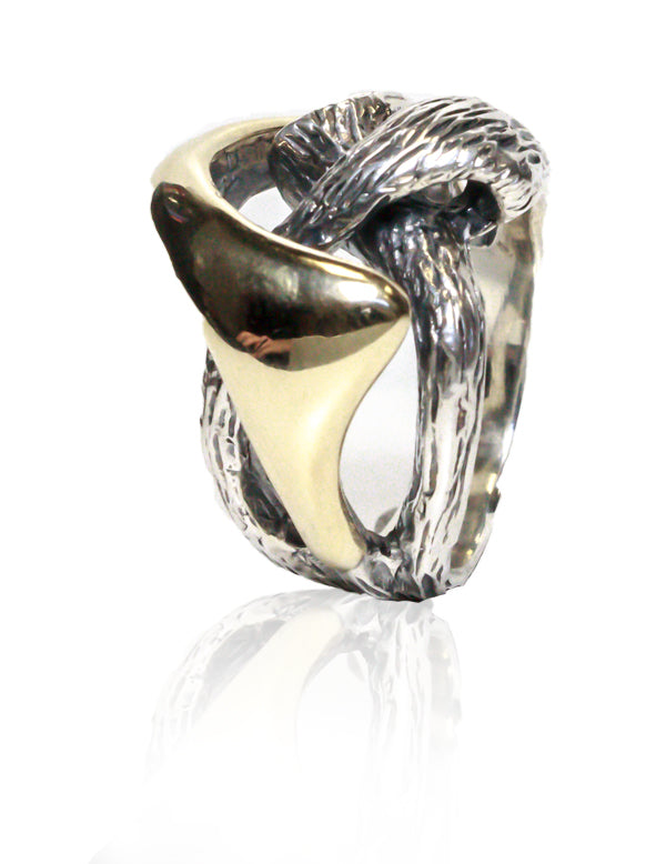 Anillo de plata de primera ley, y oro de 9 quilates. Colección Styliano Jewellery. Joyería Pamplona.