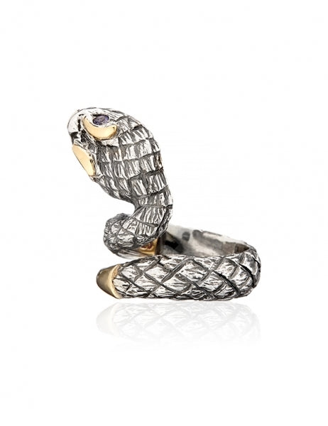 Anillo realizado en plata de primera ley (925) y oro 9 de quilates y Iolitas. Pamplona Styliano