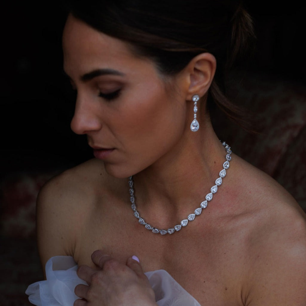 Gargantilla realizada en plata de primera ley con circonitas incoloras pamplona