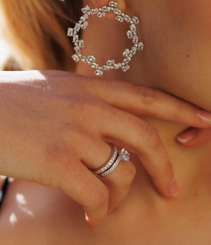 anillo de plata y circonitas joyería pamplona