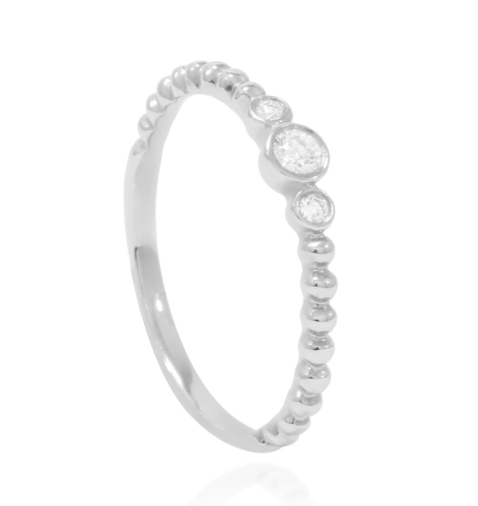 Sortija en oro blanco de 18kt con diamantes. Joyería Pamplona