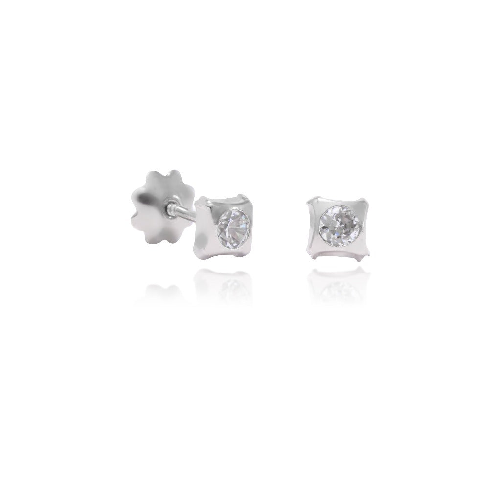 Pendientes de bebé realizados en oro blanco de 18 quilates con una circonita incolora engastada en chatón cuadrado.  Sistema de cierre a rosca.