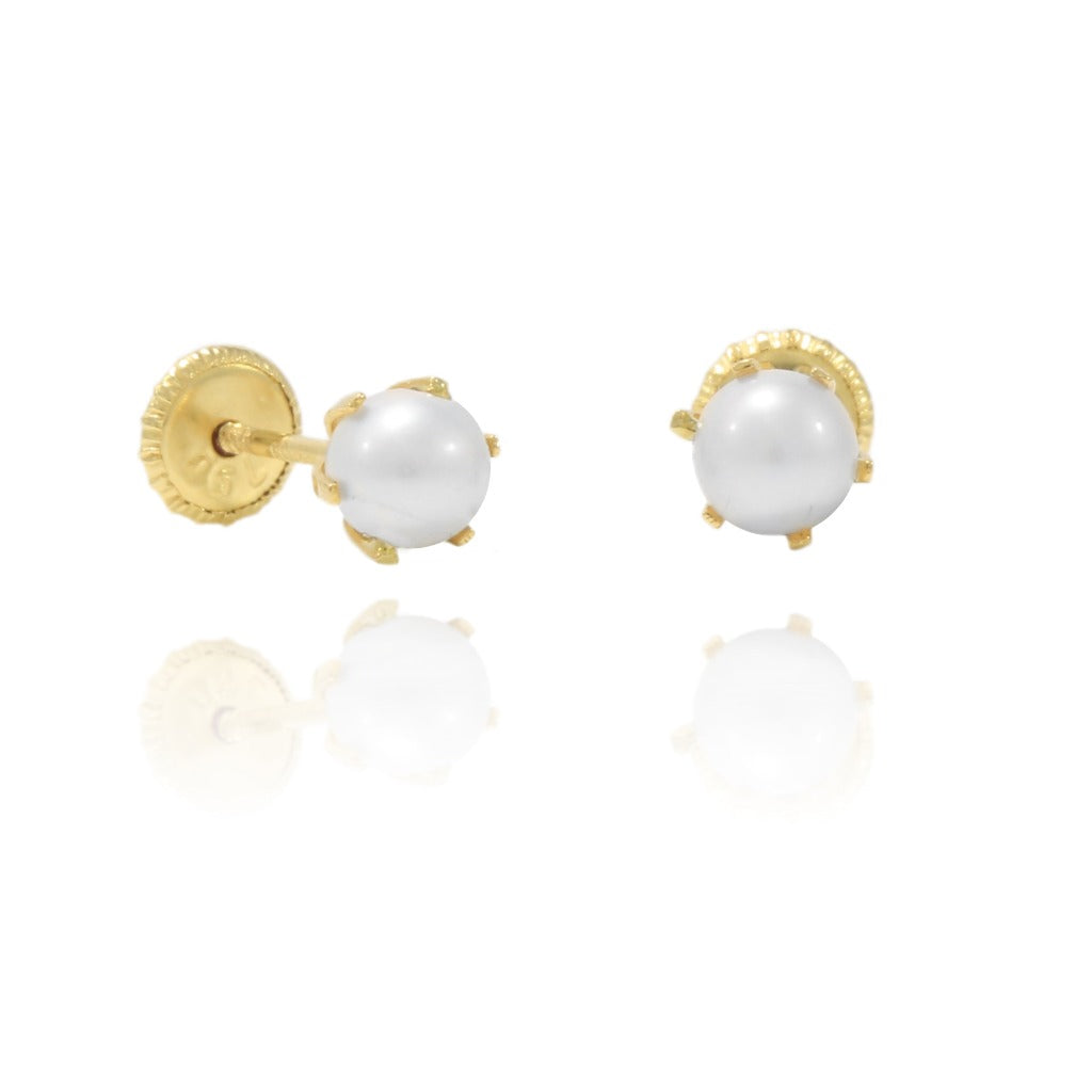 Pendientes de bebé realizados en oro amarillo de 18 quilates con dos perlas cultivadas engarzadas en seis garras.