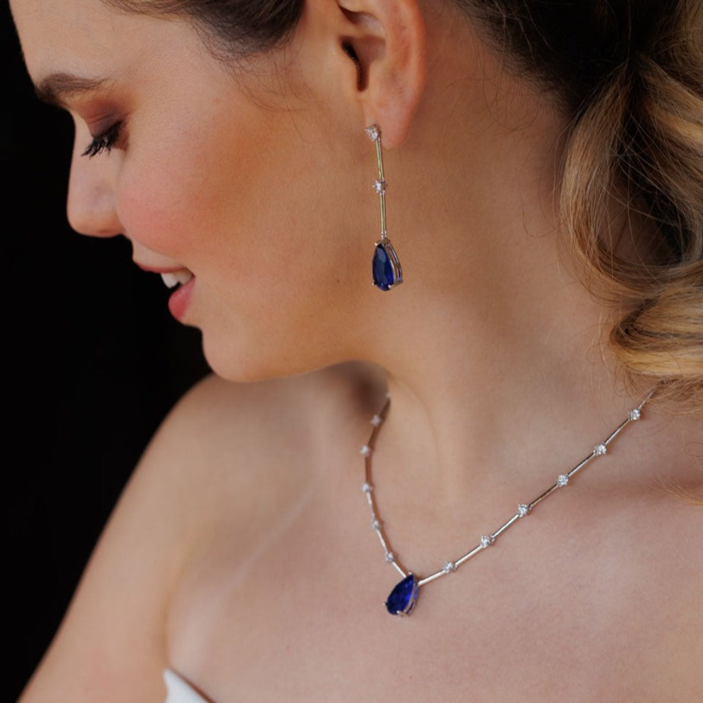 pendientes novia largos de plata de primera ley y circonitas azul oscuro